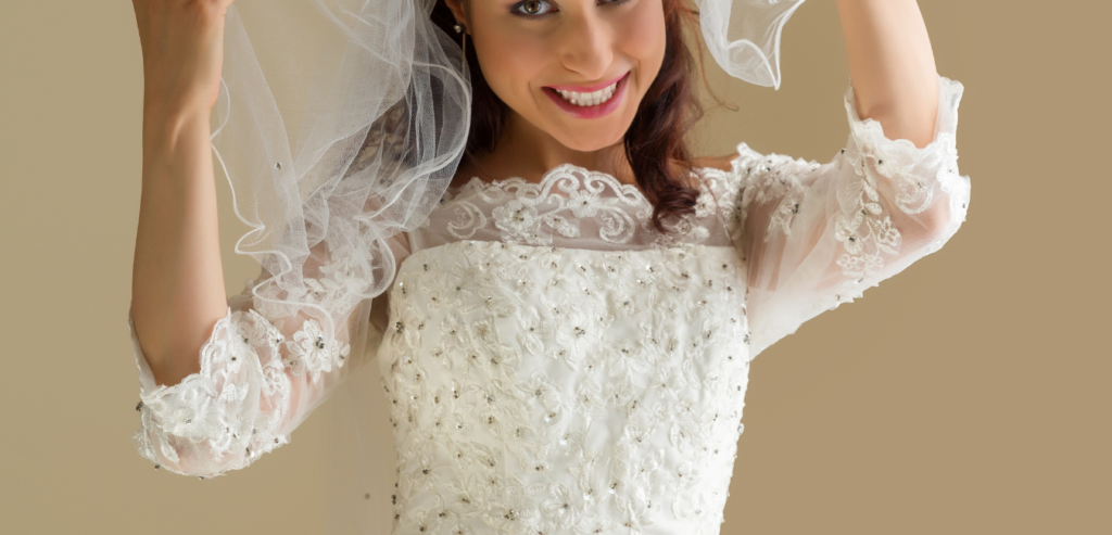 Short bridal veil